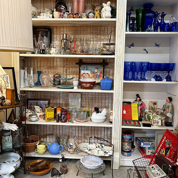 Antiques and vintage items in Booth 7